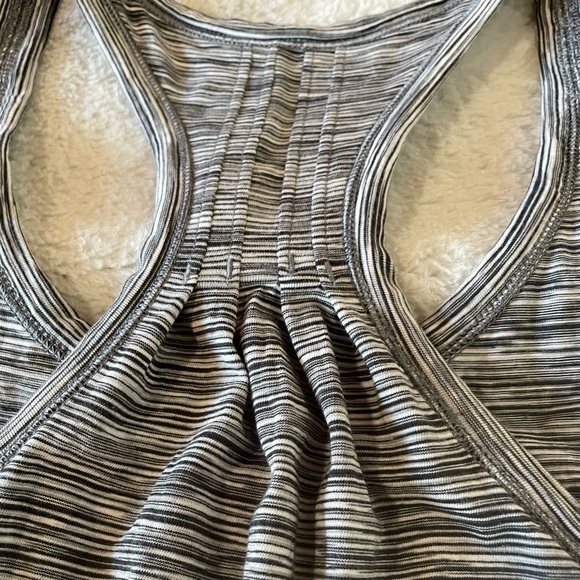 Lululemon Yogi Everyday Tank - Picture 8 of 12